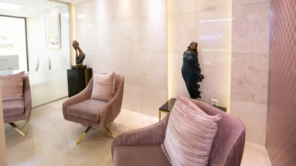 Good-Line Plastic Surgery: Waiting area